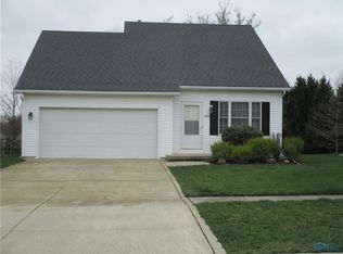 1022 Anna Ln, Bowling Green, OH 43402