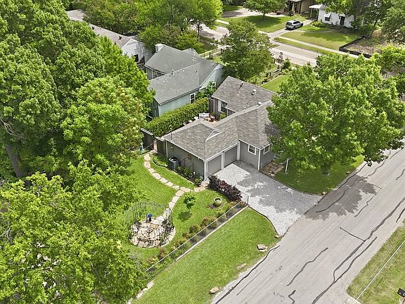 3rd image of 9003 Santa Clara Dr