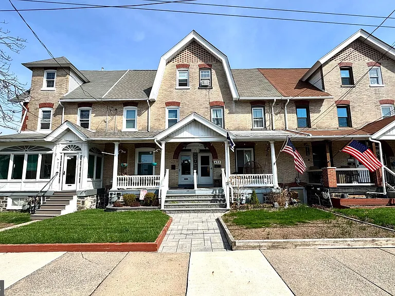 425 Juniper St — Photo 2