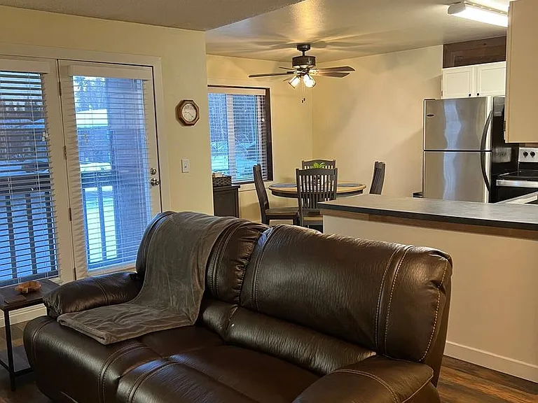 626 Ouida Way — Photo 3