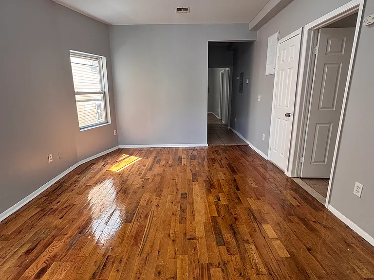 117 S 12th St #1 — Photo 4