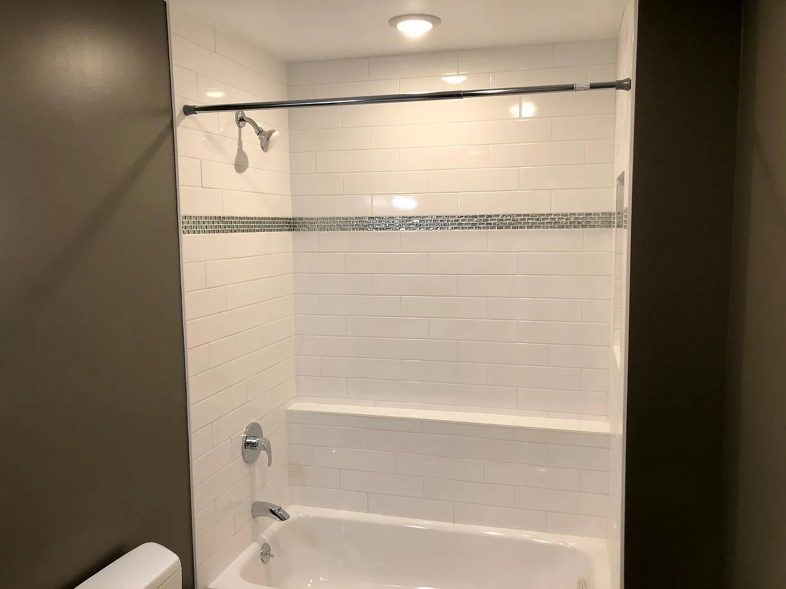 2 bed, 880 sqft, $4,700 — Photo 4