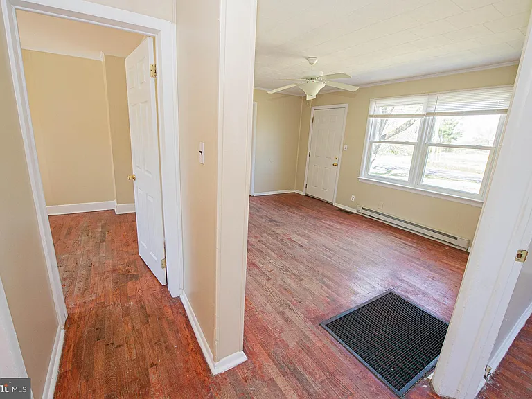 602 E Main St — Photo 55