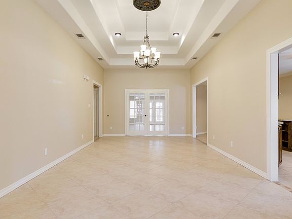 4th image of 1801 S Petunia Ave