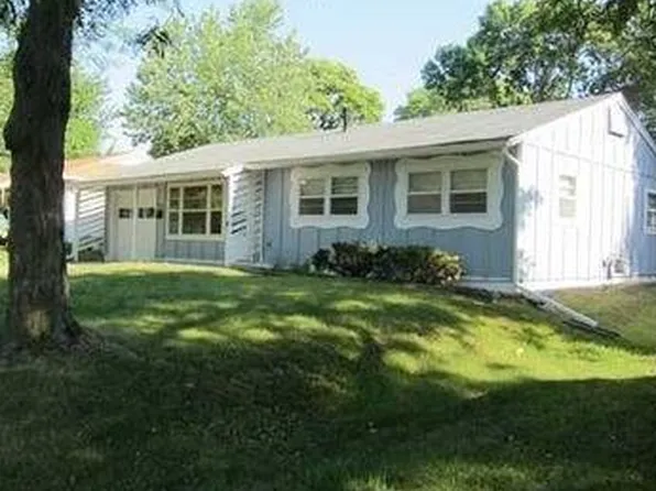 4640 Ford Ave NW, Cedar Rapids, IA 52405