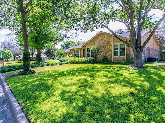 2nd image of 700 Willow Creek Dr
