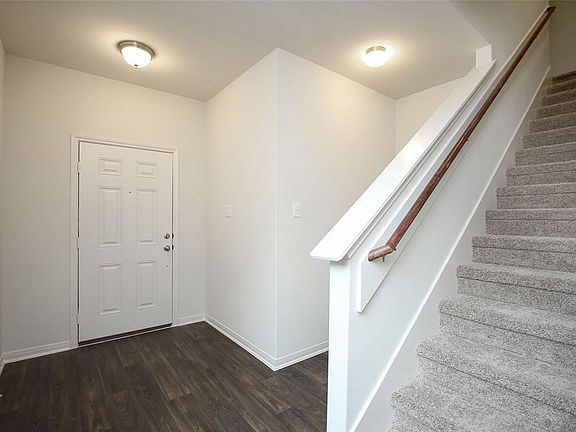 4th image of 10631 Pine Landing Dr