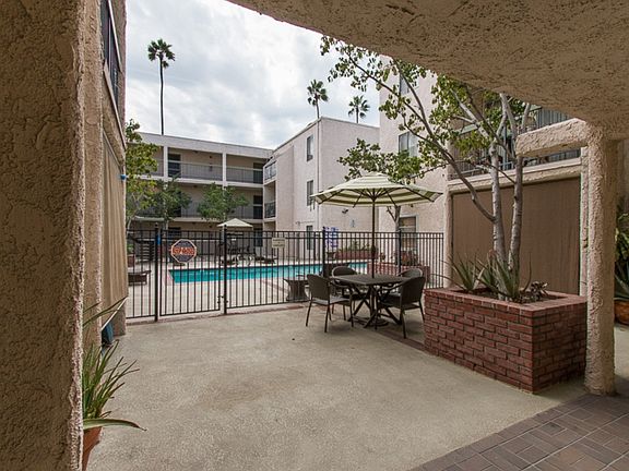 5th image of 409 Burchett St Unit 114