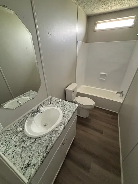 3 bed, $800 — Photo 3