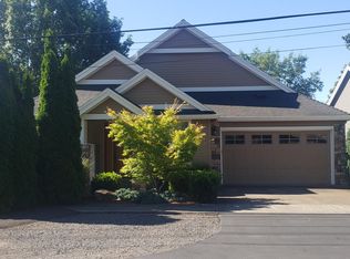 7576 SW Pine St, Portland, OR 97223