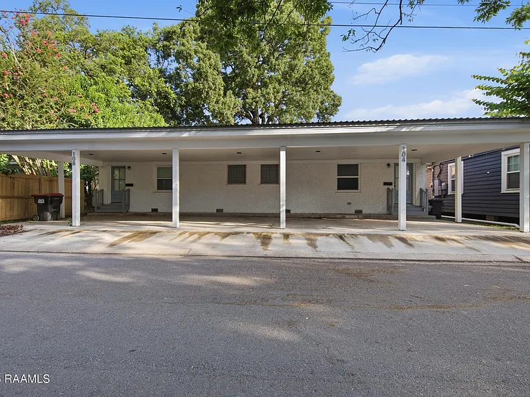 104 Howard Ave — Photo 3