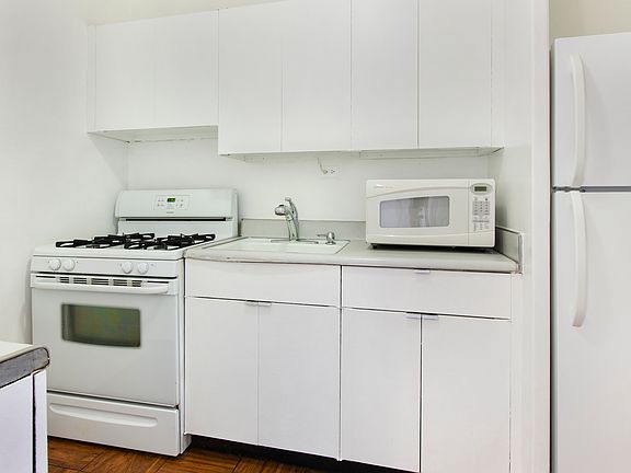 5th image of 330 E 33rd St APT 6H