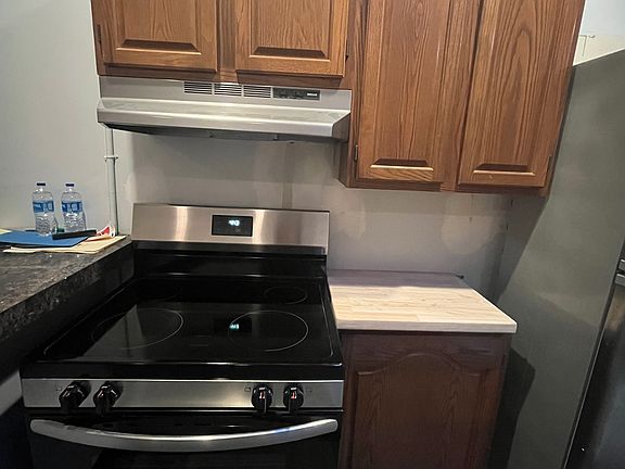5th image of 226 N Gay St Suite 2