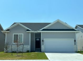 835 SE Booth Ave, Waukee, IA 50263