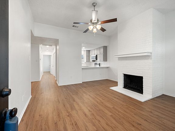 5th image of 5912 Royal Club Dr