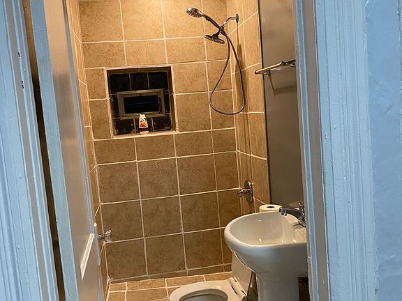 4th image of 1528 W 17th St #1F