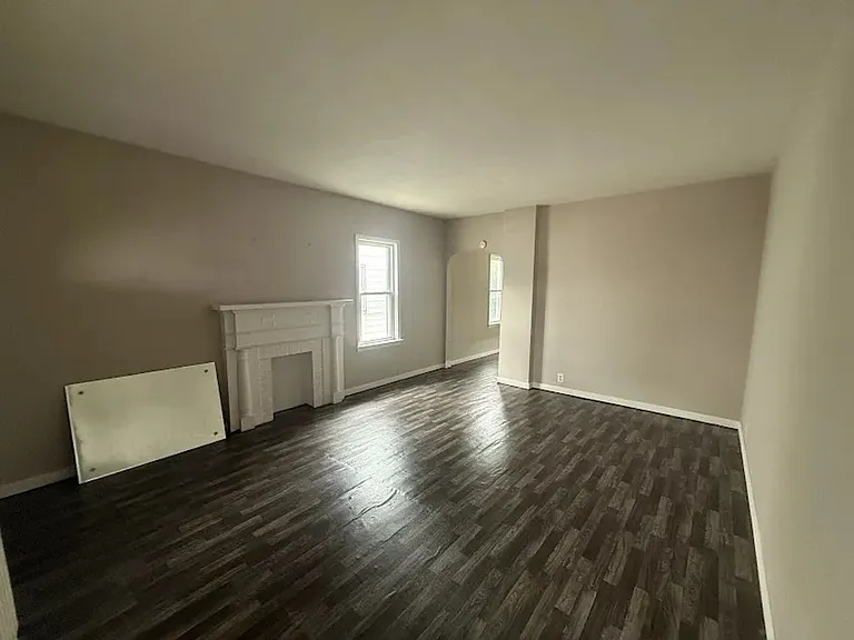 790 W Main St — Photo 5