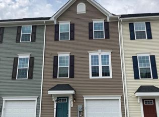 126 Dripping Springs Dr, Hedgesville, WV 25427