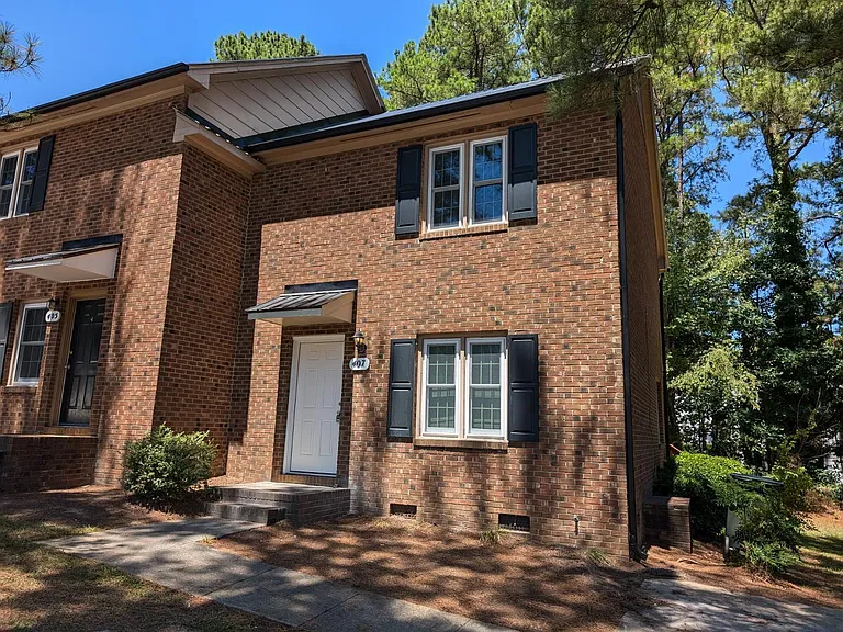407 Thyme Pl — Photo 1
