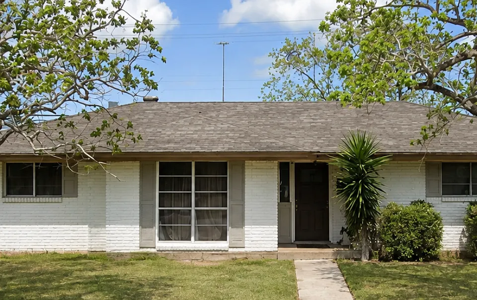 3706 Brushwood Ln