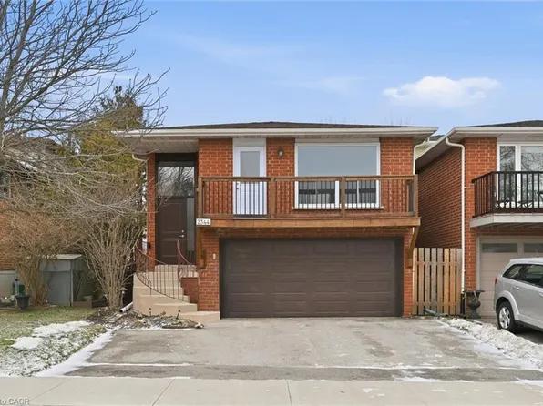 2344 Glastonbury Rd, Burlington, ON L7P 3Y3