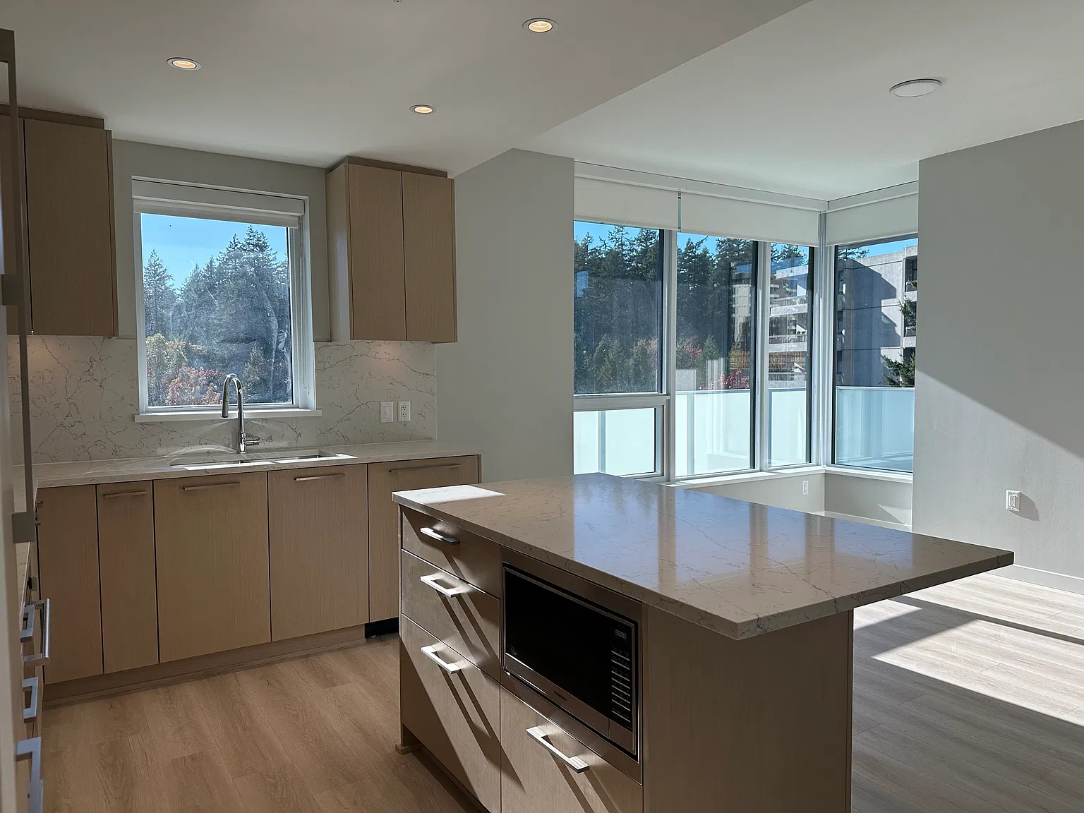 2 bed, 860 sqft, $3,300 — Photo 1