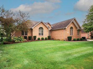 52688 Clinton Oak Ln, Shelby Township, MI 48316