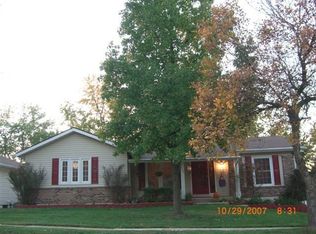 925 Napoli Dr, Ballwin, MO