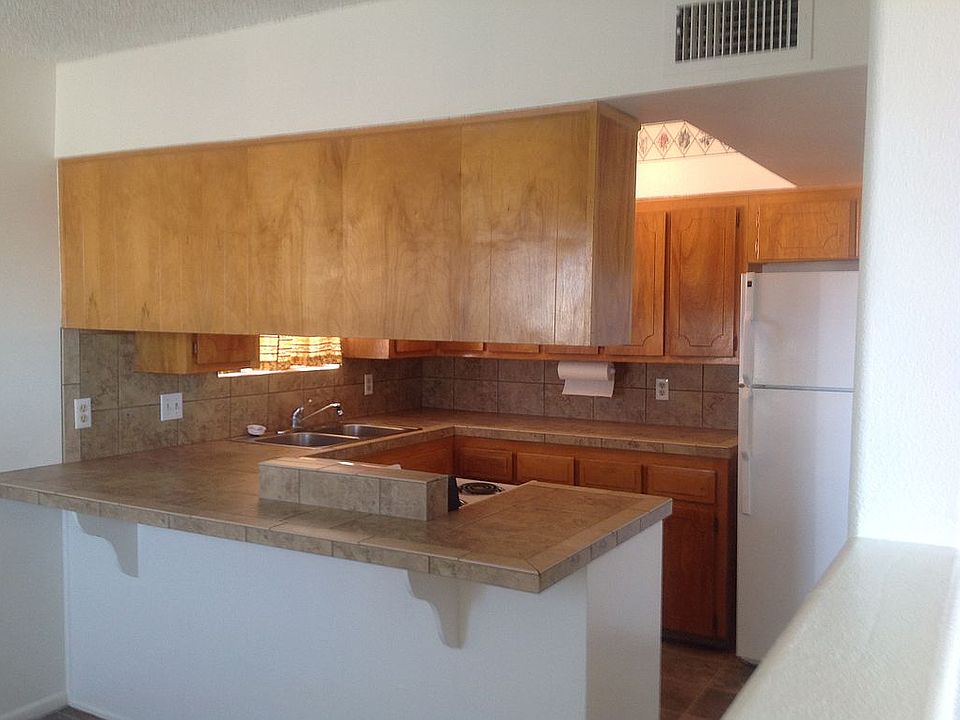 New tile counter and bar