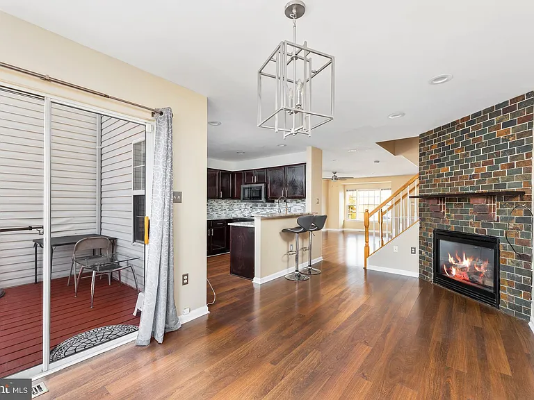 3343 Cape May Ct — Photo 14