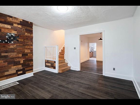 2nd image of 6018 N Lambert St