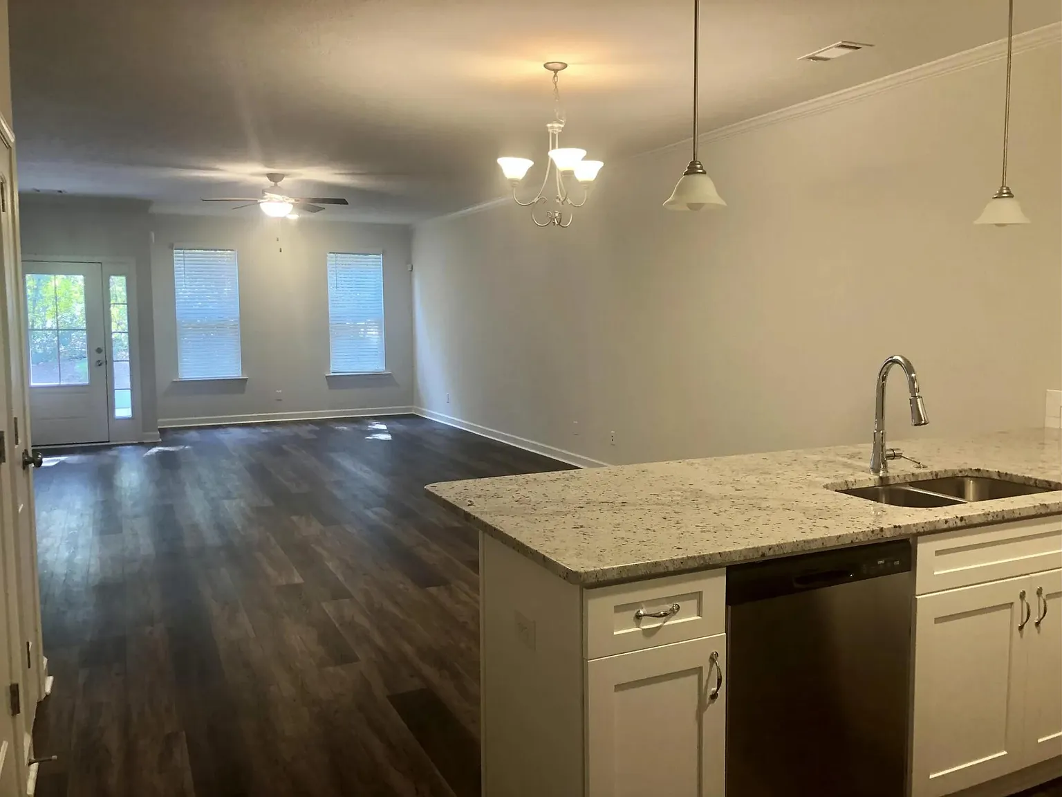 2 bed, 2.0 bath, 1440 sqft, $1,825 — Photo 3