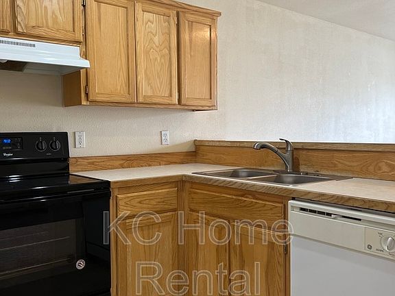 3rd image of 1101 N Mart Way Dr #105