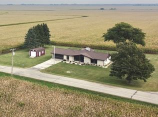 3825 S Queens Rd, Rochelle, IL 61068