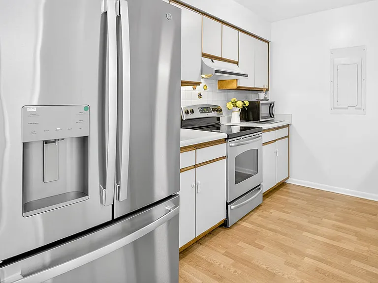 208 Finley Forest Dr — Photo 14
