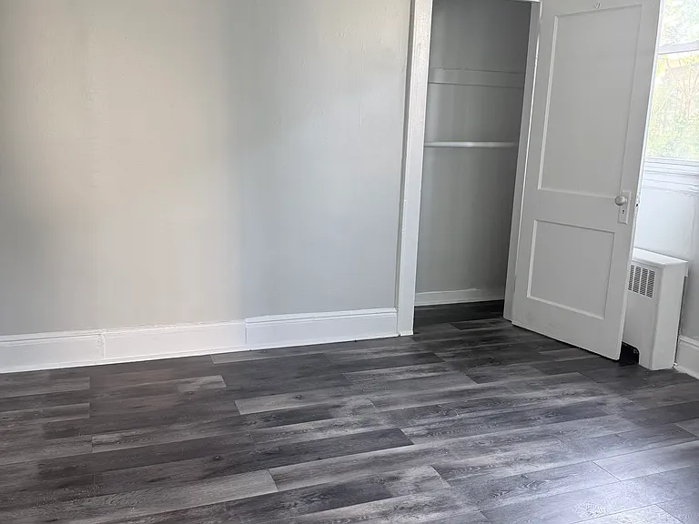 425-427 3rd Ave #B — Photo 14