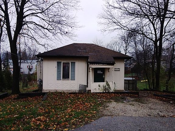 2nd image of 25686 W Lakeview Ave