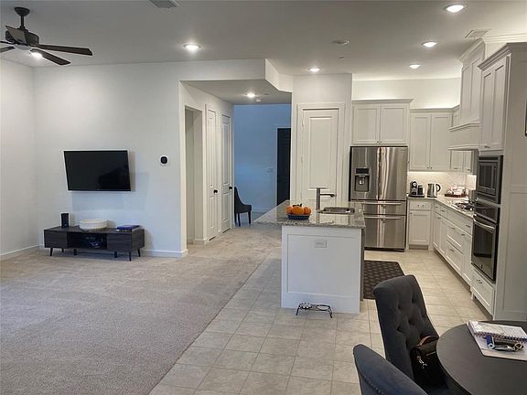 5th image of 1050 Marian Dr