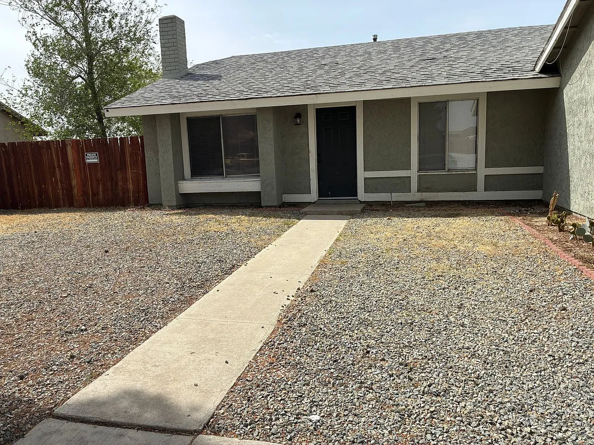 Building Photo - 13601 Arroyo Dr