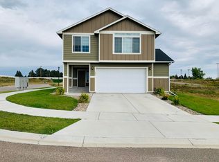 1301 24th St E, Williston, ND 58801