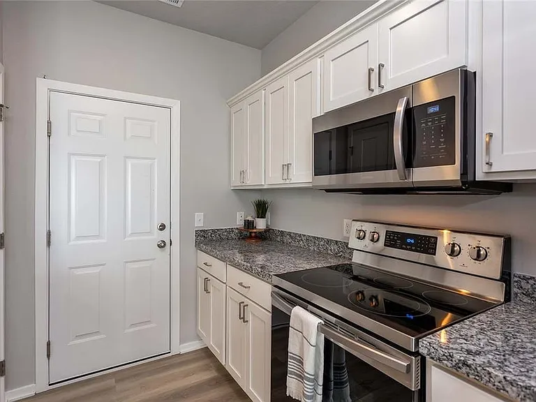 236 NW Greenwood Pl — Photo 21