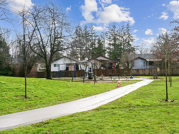 5th image of 6068 Brooks Cres