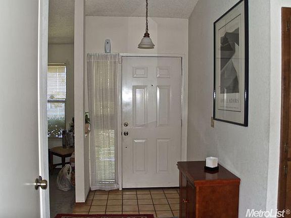 5th image of 820 Silliman Way
