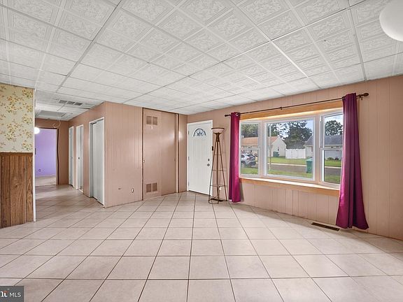 4th image of 217 Suffolk Rd