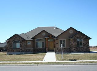 887 N 2325 W, Layton, UT 84041