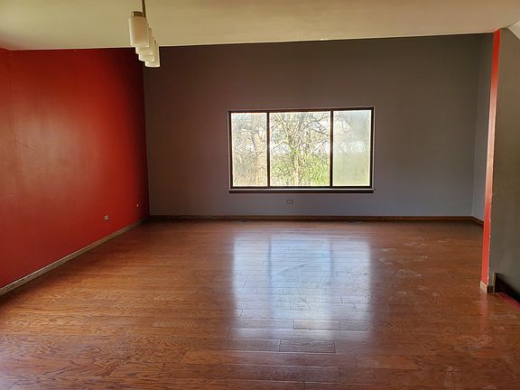 2nd image of 18621 Golfview Dr