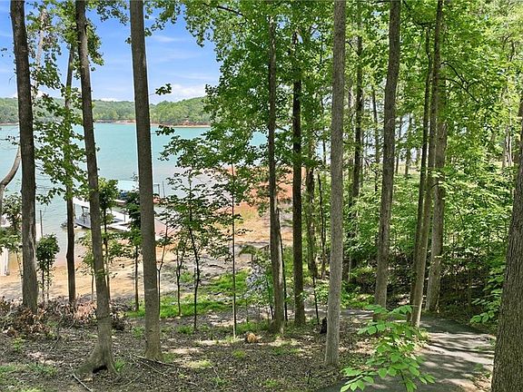5th image of 6995 Lakeside Pl