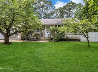 103 Samuel St, Ronkonkoma, NY 11779