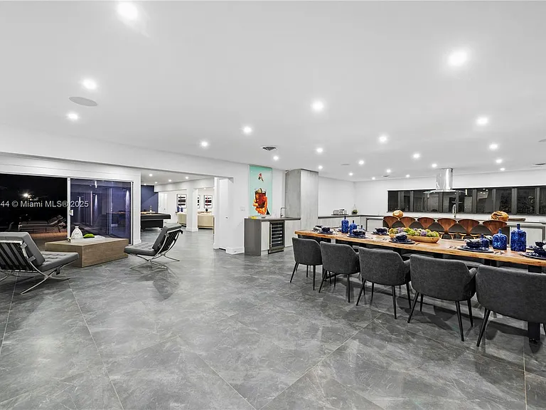 4322 Polk St — Photo 12
