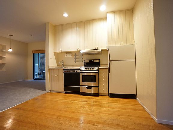2nd image of 213 Francisco St